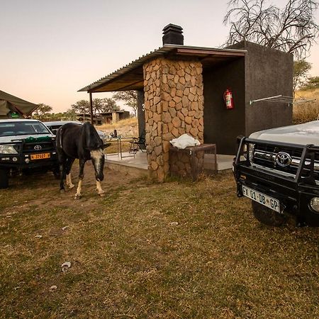 Daan Viljoen Game Lodge 温特和克 外观 照片