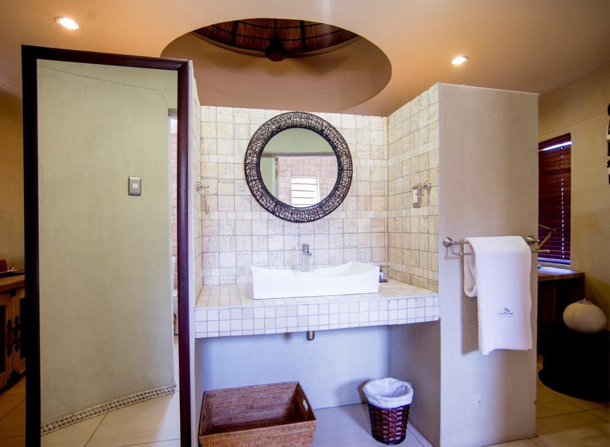 Daan Viljoen Game Lodge 温特和克 外观 照片