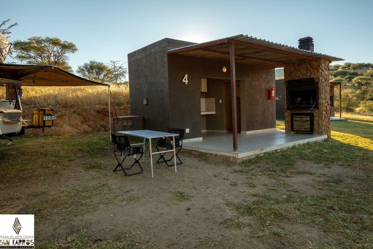 Daan Viljoen Game Lodge 温特和克 外观 照片